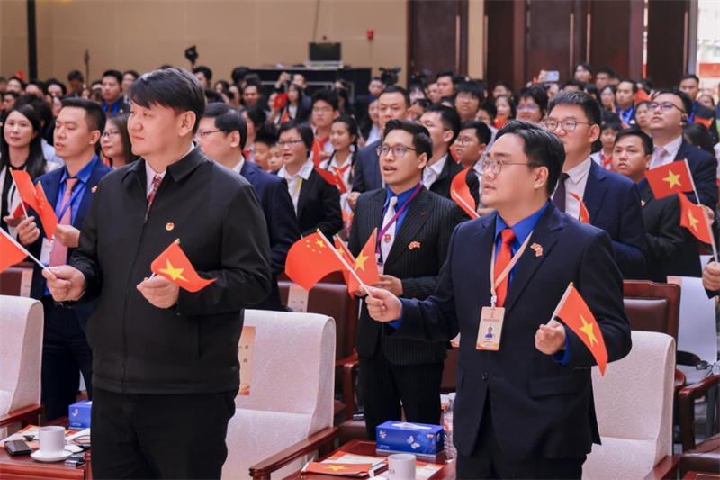 ��Խ��������������졣 ���췽��ͼ