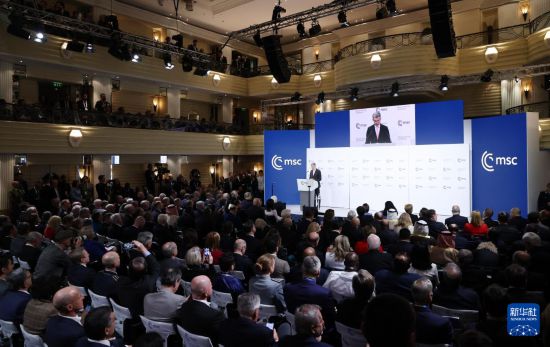 2月14日,慕安会主席克里斯托夫·霍伊斯根在慕尼黑安全会议开幕式上致辞。新华社记者 高静 摄