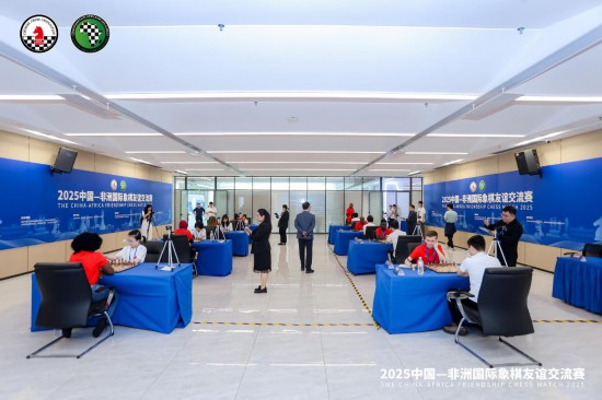 选手们在比赛中。图源:赛事组委会