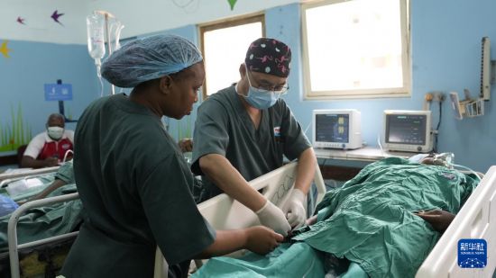 ��4��11�գ���Īɣ�ȿ������У��й�ԮĪҽ�ƶ�ҽ�����£��ң��͵���ҽ����Ա�Բ��˽������������»������ ���� ��