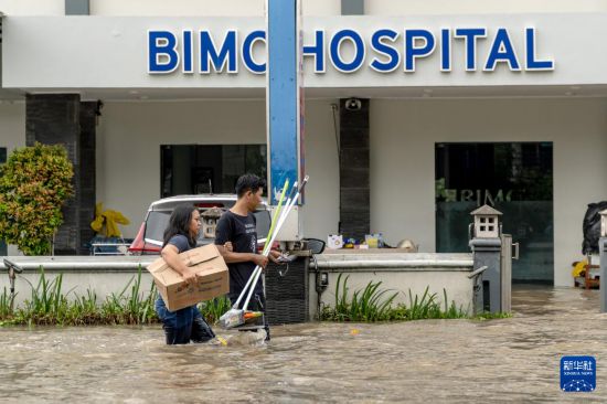 910գӡǰ嵺ˮǰС»緢ϻ㣩