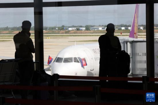 ����9��9�գ��ڼ���կ�ɵ�ʡ���˿��ڵ³���ʻ����ĺ��¥�ڹۿ��ͻ�ͣ�����»��緢�����������㣩