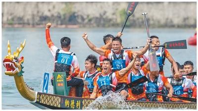 �㶫��ɽ��ѡ����ʮ���˻�Ⱥ�ڱ���������Ŀ��������ףʤ����Ҧ־����