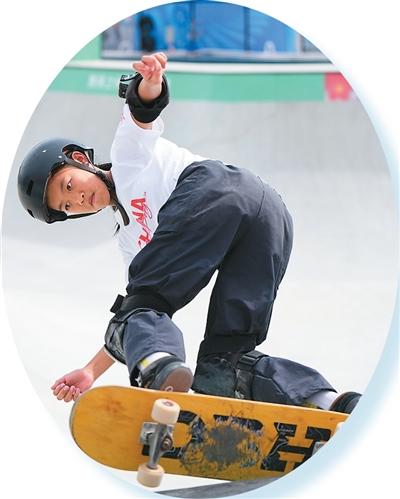 1110գ13Ĺ㶫ѡõʮȫ˶ỬŮھͼΪڱС»  