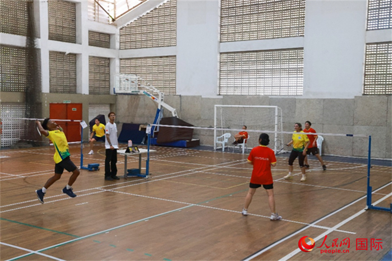 аë򰮺ڻ˫еľ˲䡣ʵϰ 