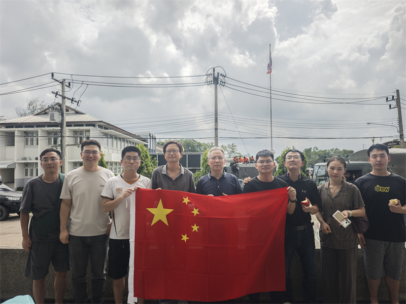 中国驻宋卡总领事走访慰问受水灾影响中国公民。中国驻宋卡总领馆供图