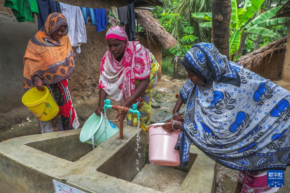 1��1�գ���̹ɣ����ɣ���Ͷ��ı��͵��������ڼ���ȡˮ���ˮ���»��緢���ն���������Ŧ�����㣩